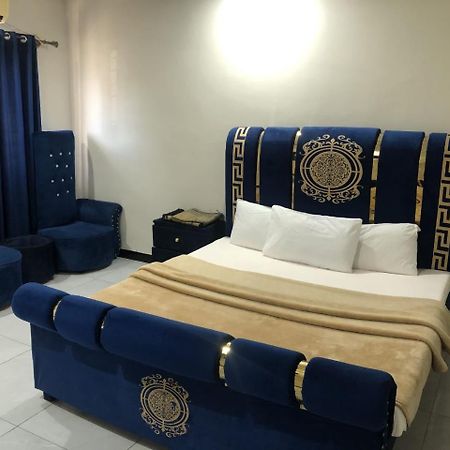 Hotel Islamabad Crown Равалпинди Екстериор снимка