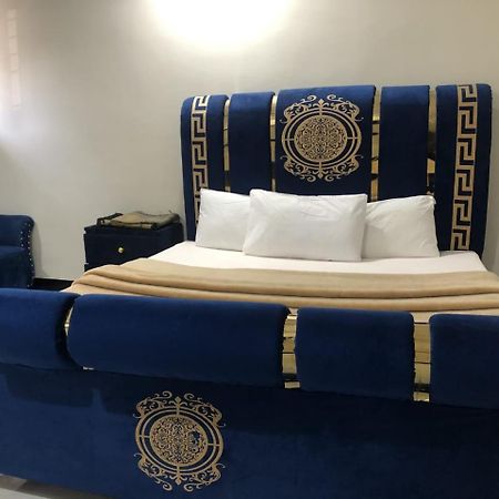Hotel Islamabad Crown Равалпинди Екстериор снимка