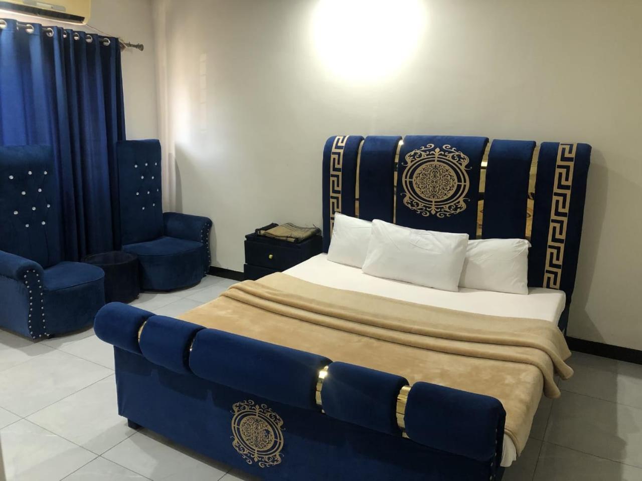 Hotel Islamabad Crown Равалпинди Екстериор снимка