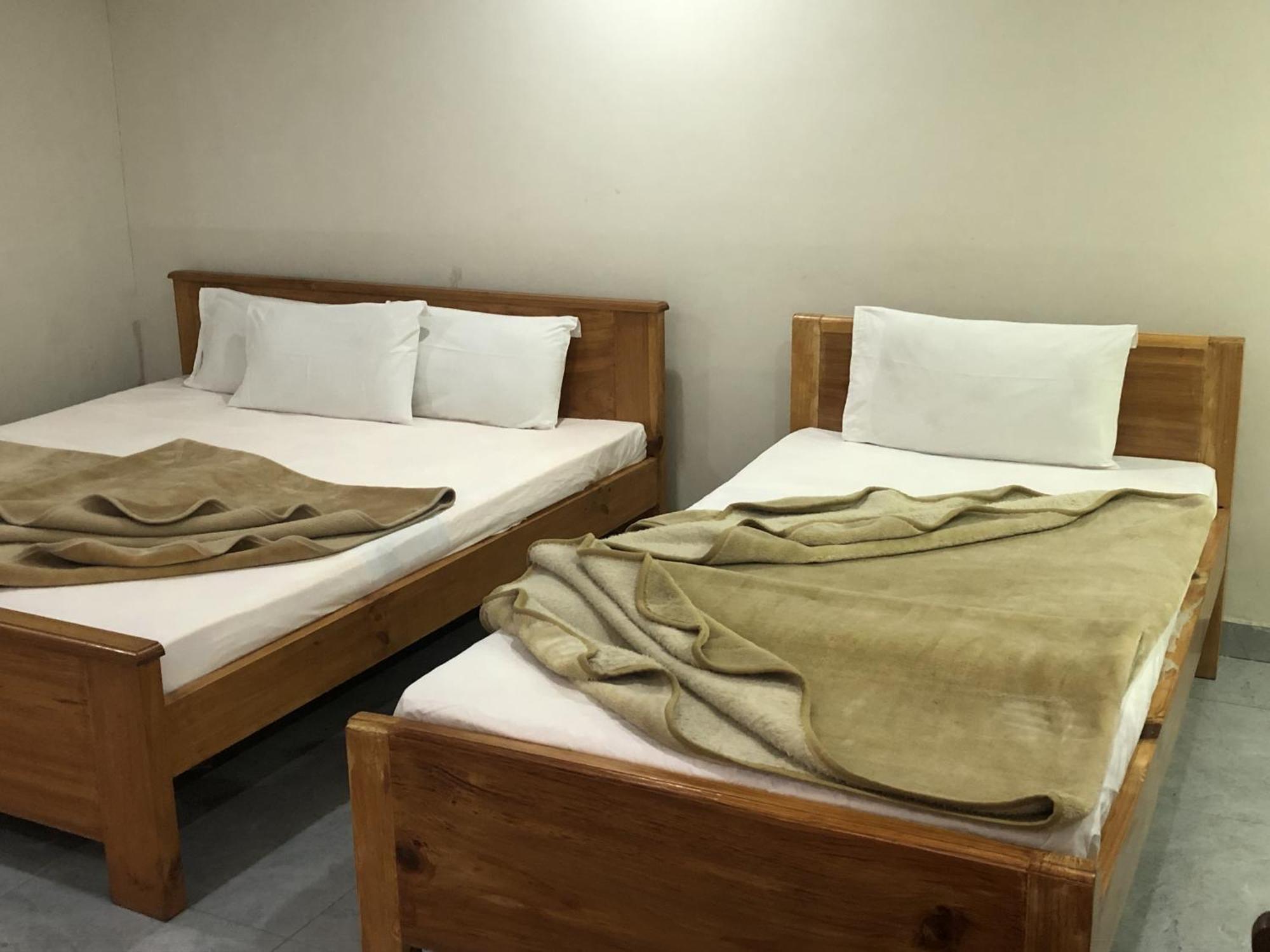 Hotel Islamabad Crown Равалпинди Екстериор снимка